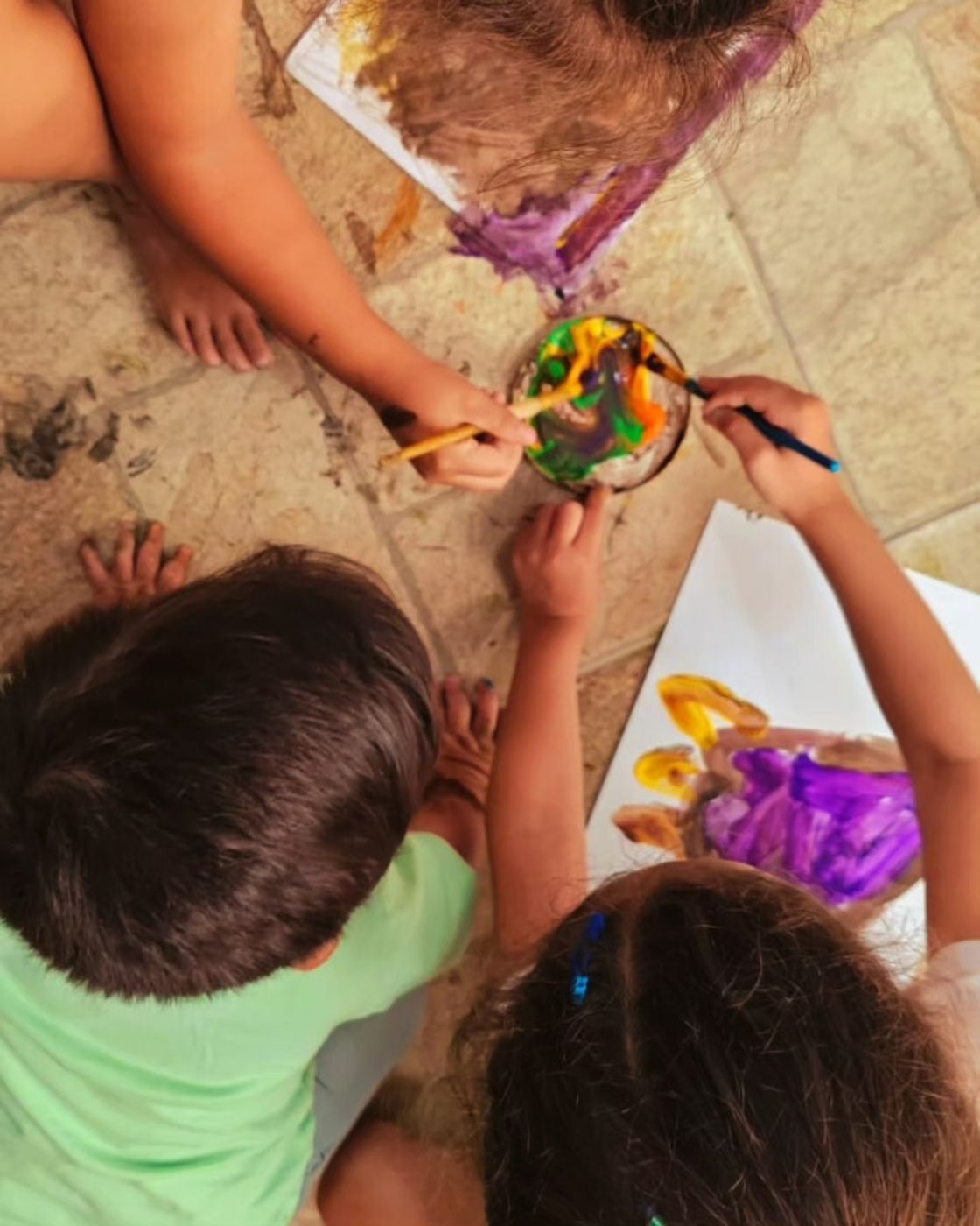 Crianças da Casa Lar Luz do Caminho juntas